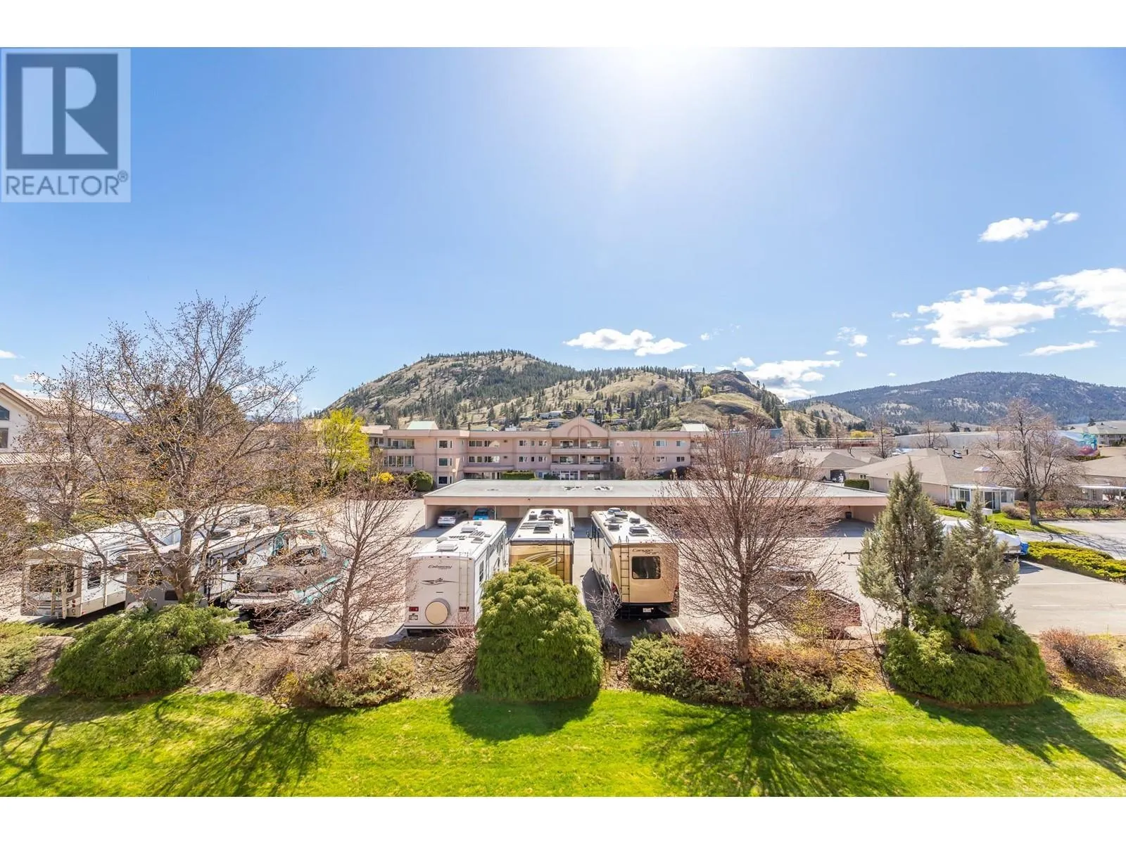 8905 Pineo Court Unit# 305