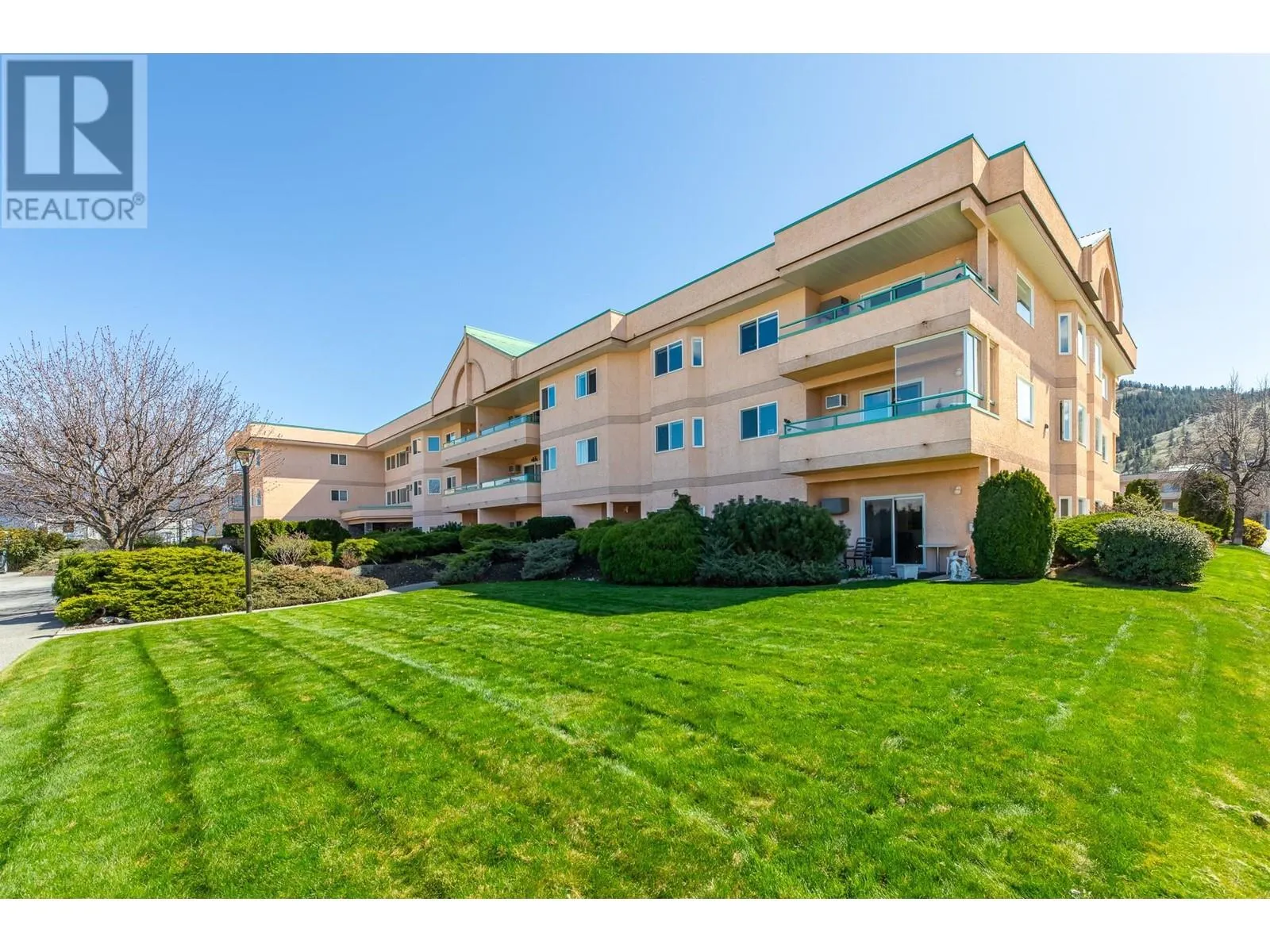 8905 Pineo Court Unit# 305