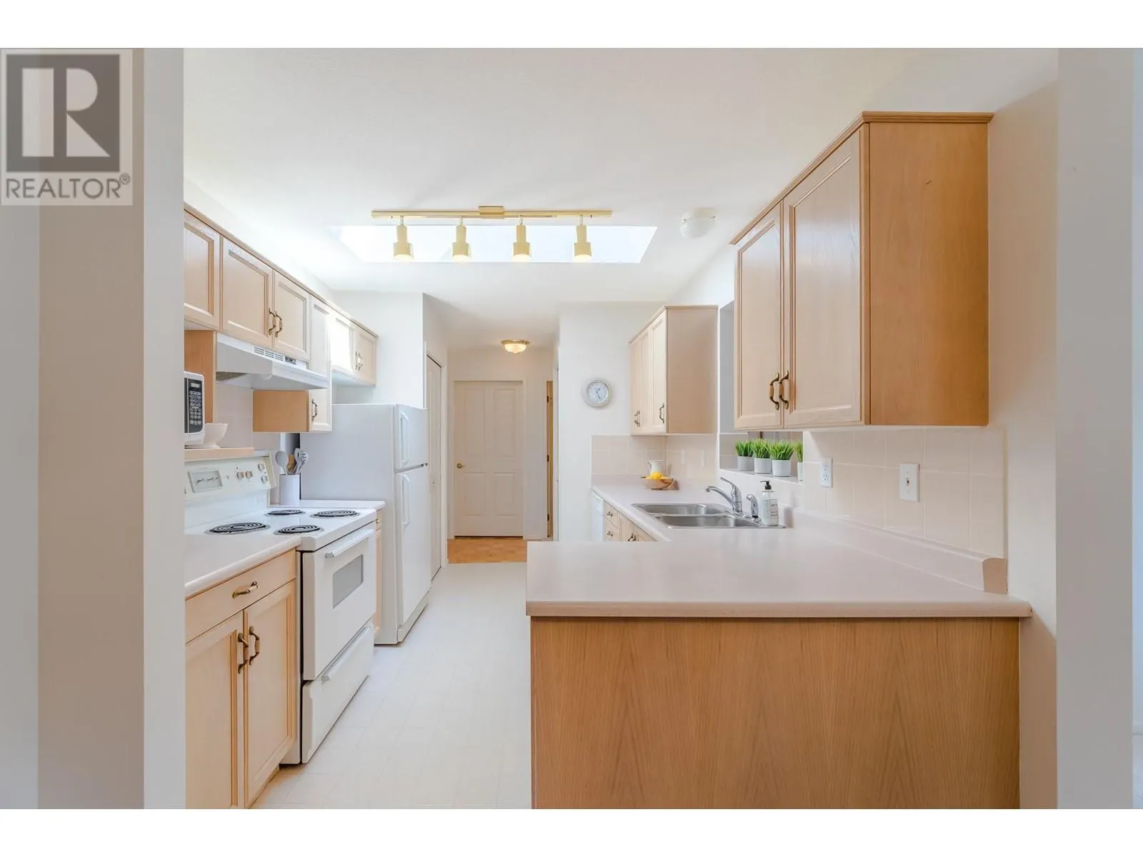 8905 Pineo Court Unit# 305