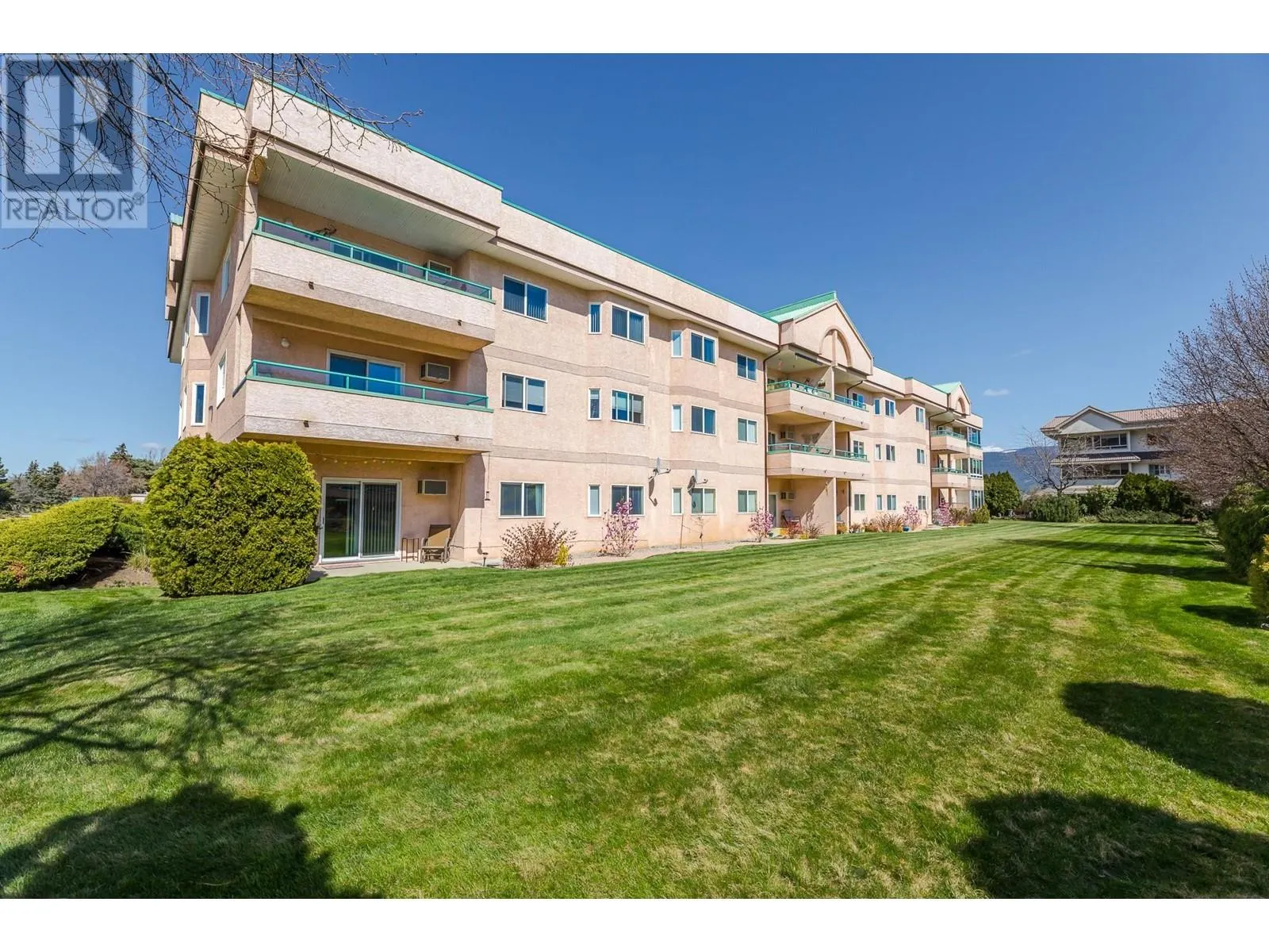 8905 Pineo Court Unit# 305