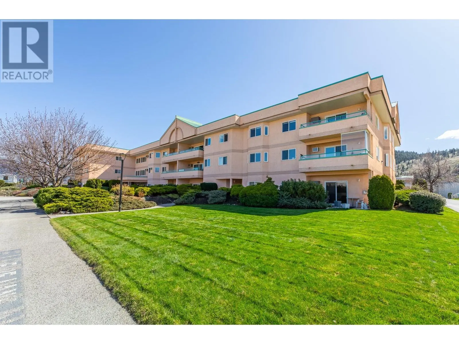 8905 Pineo Court Unit# 305