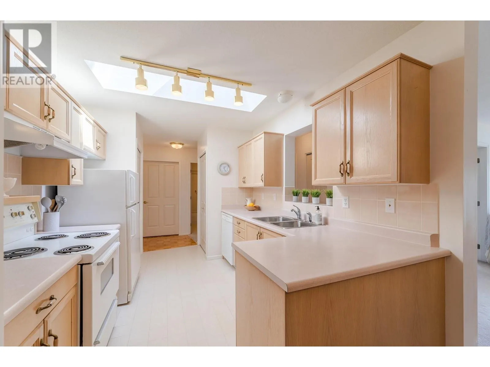 8905 Pineo Court Unit# 305