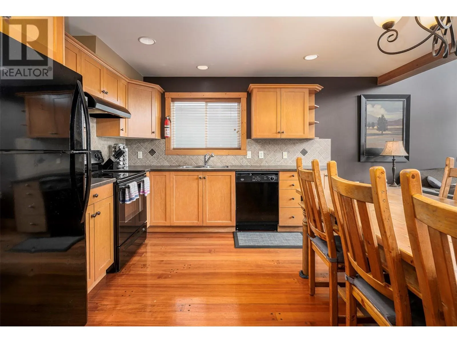 5837 C Snowpines Crescent