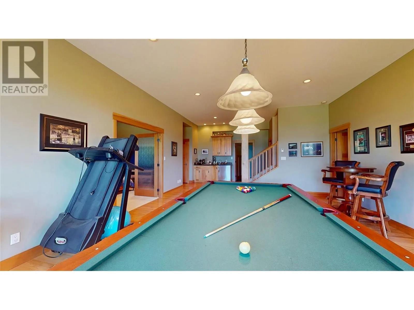 2573 Islandview Road