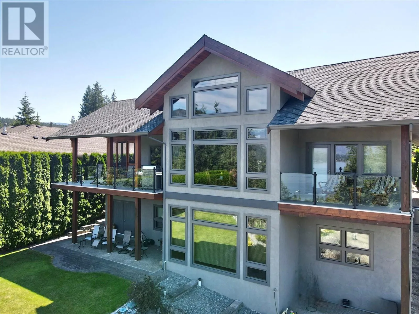 2573 Islandview Road