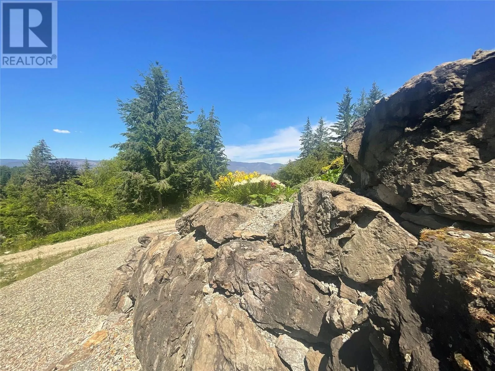 2573 Islandview Road