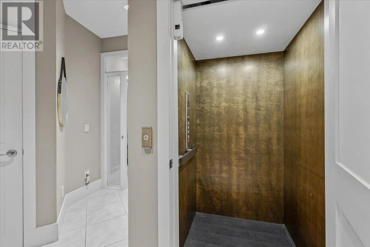 2410 Abbott Street Unit# 4