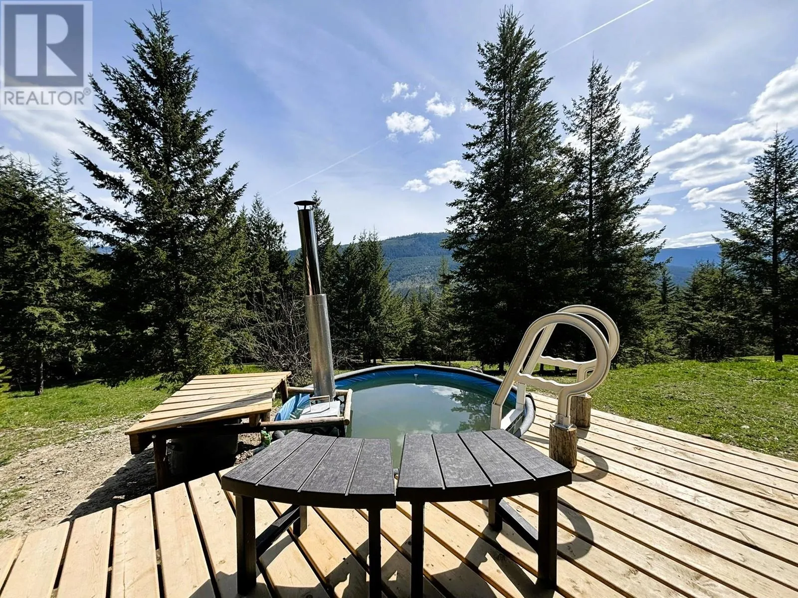 1425 Bobbie Burns Road