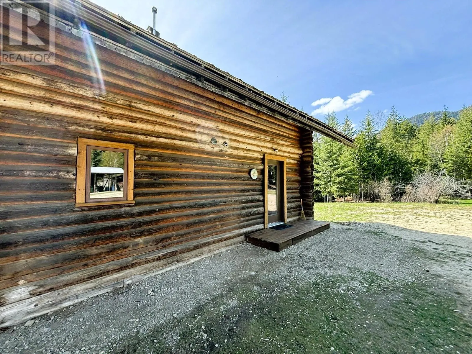 1425 Bobbie Burns Road