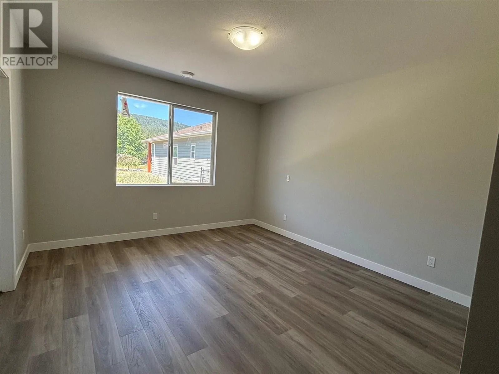 575 Meadowlark Avenue