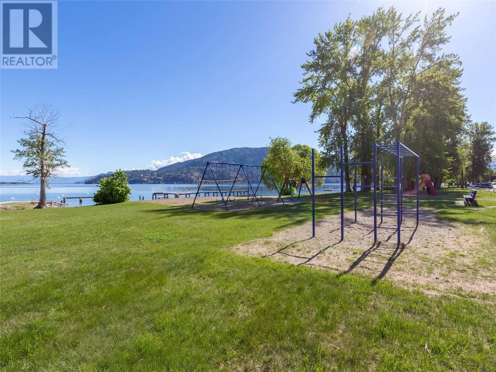 575 Meadowlark Avenue