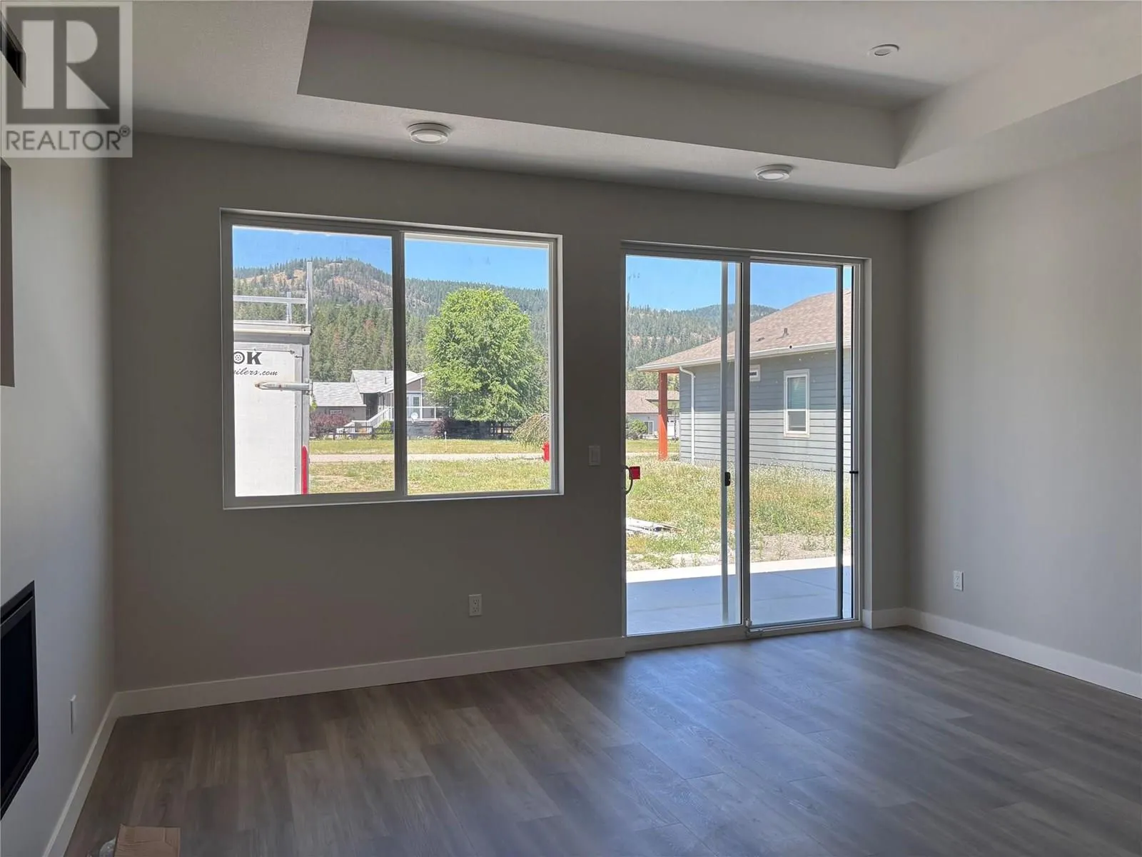 575 Meadowlark Avenue