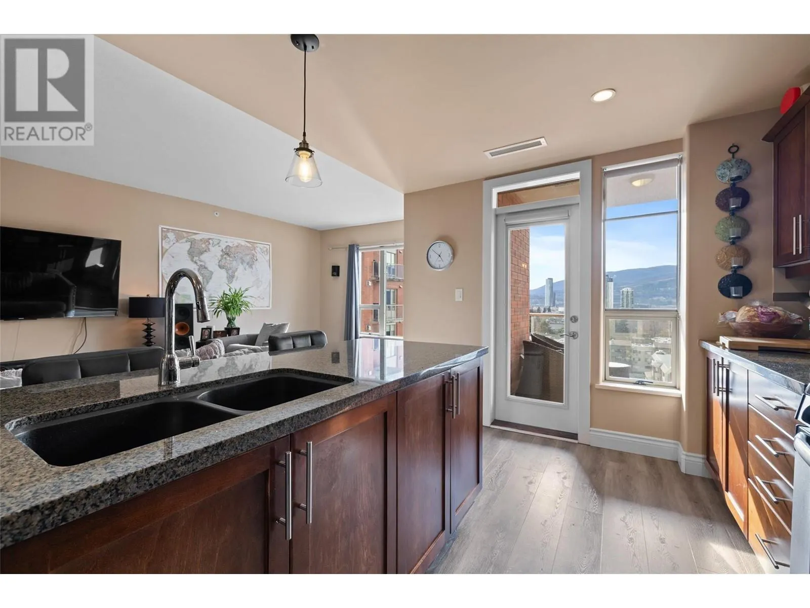 1160 Bernard Avenue Unit# 903