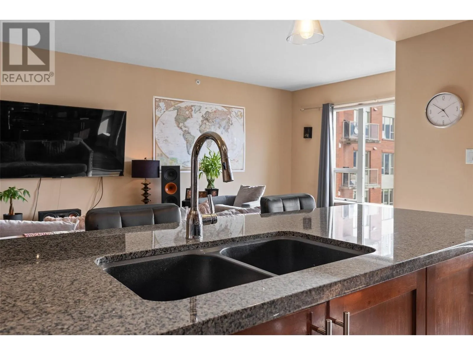 1160 Bernard Avenue Unit# 903