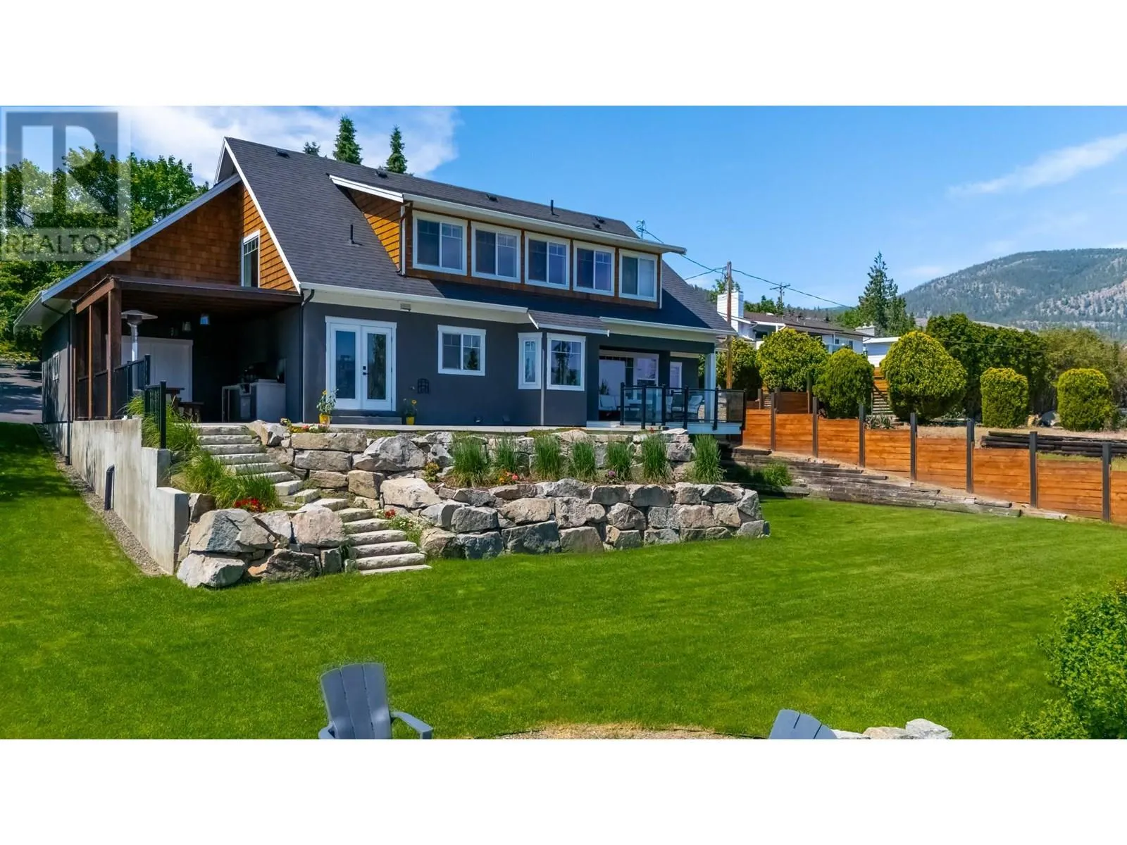 552 PINEVIEW Drive