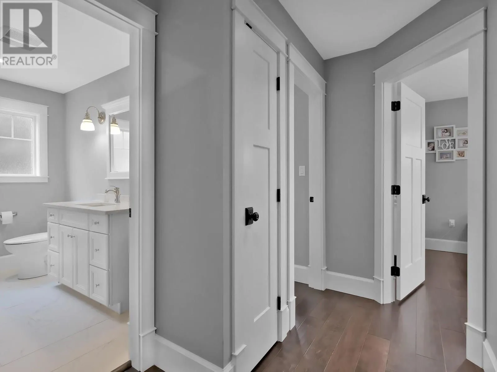 552 PINEVIEW Drive