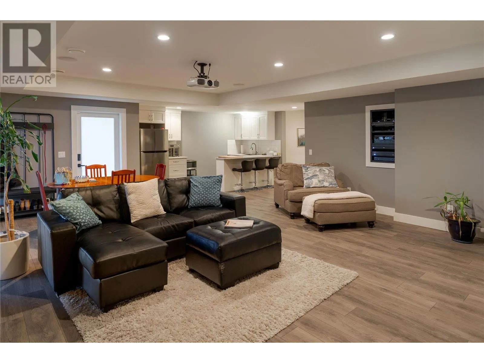 460 Rockview Lane