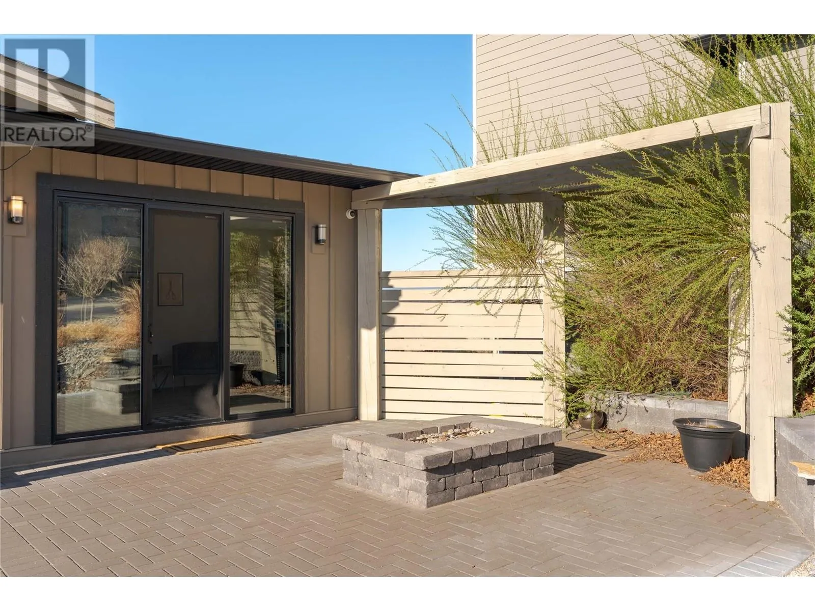460 Rockview Lane