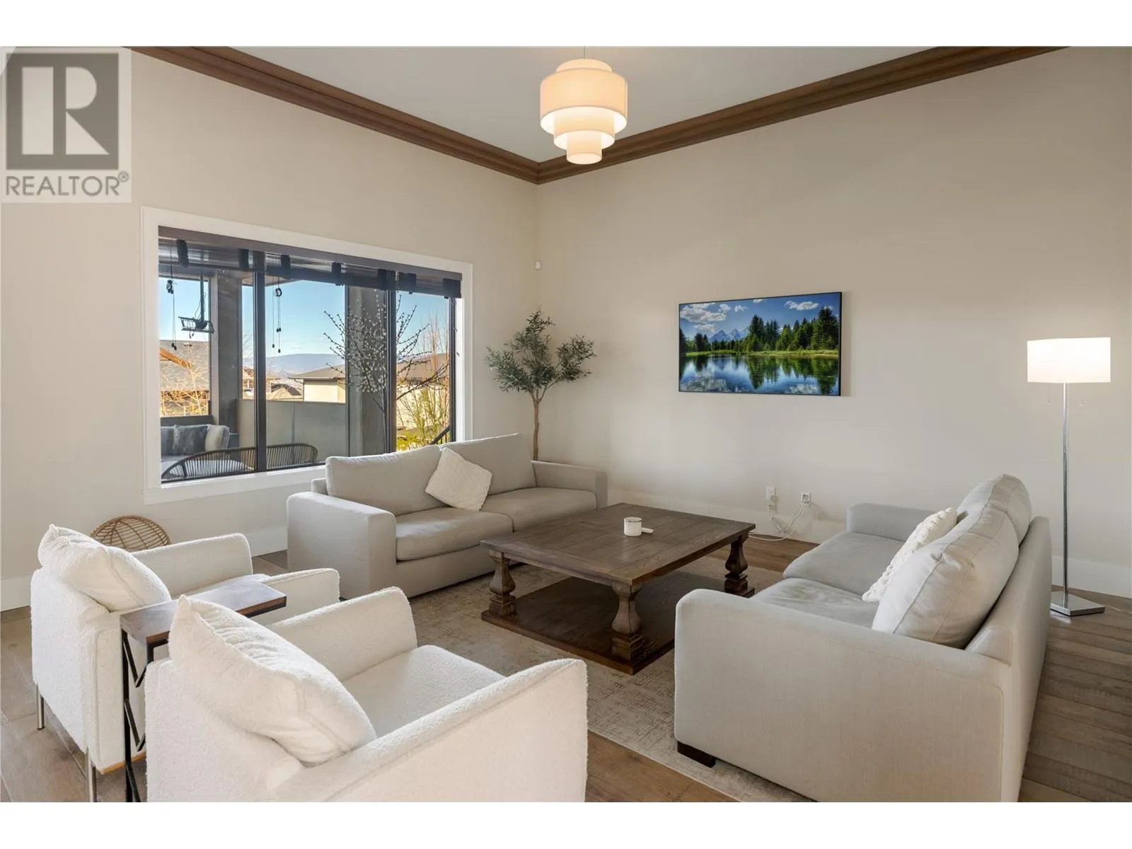 460 Rockview Lane