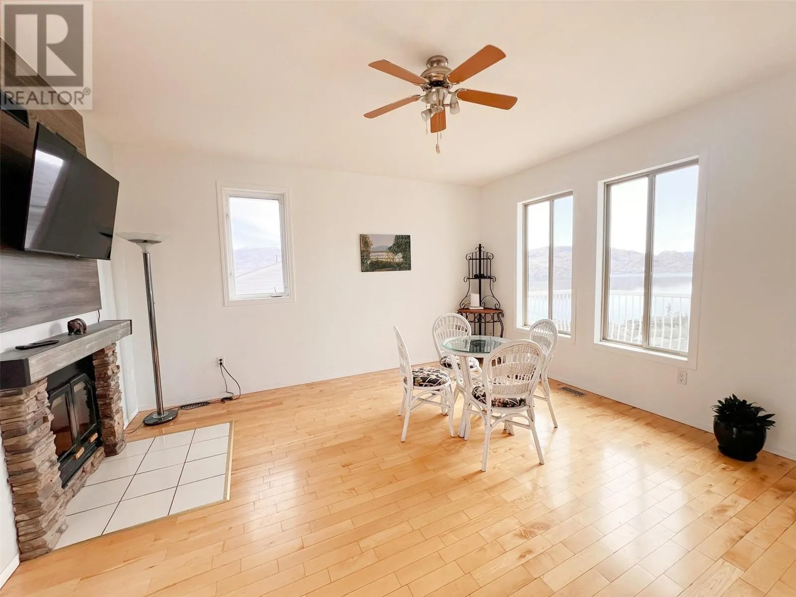 3765 Lornell Crescent