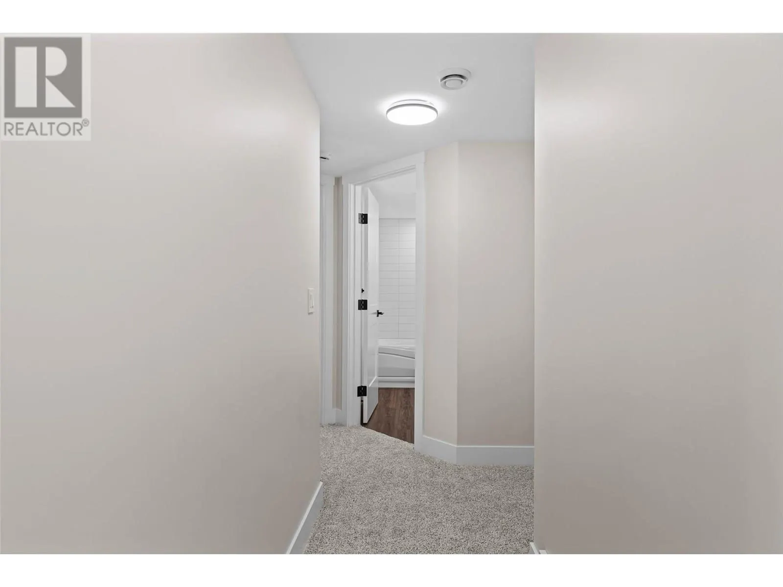 1144 Swansea Crescent