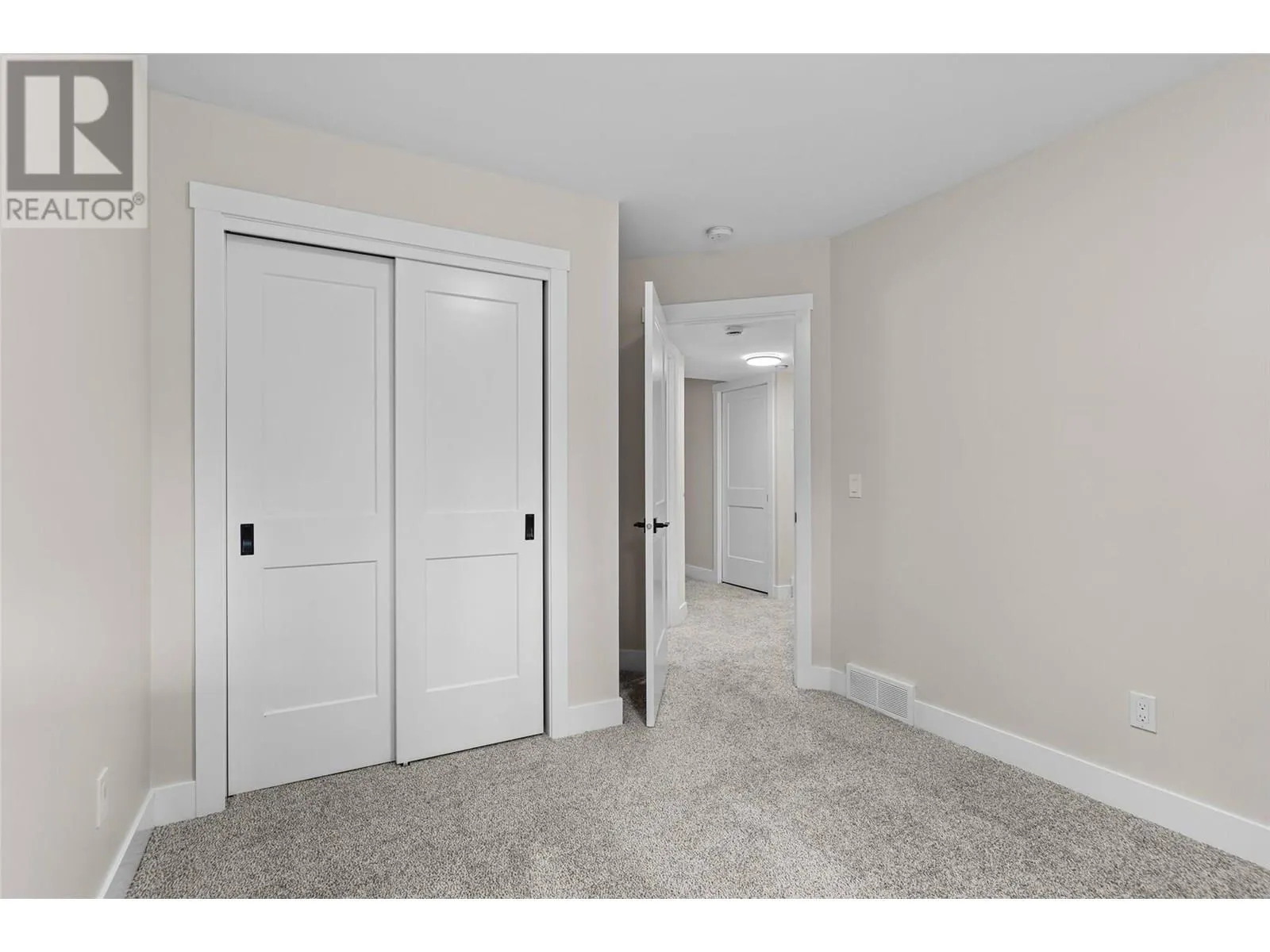 1144 Swansea Crescent