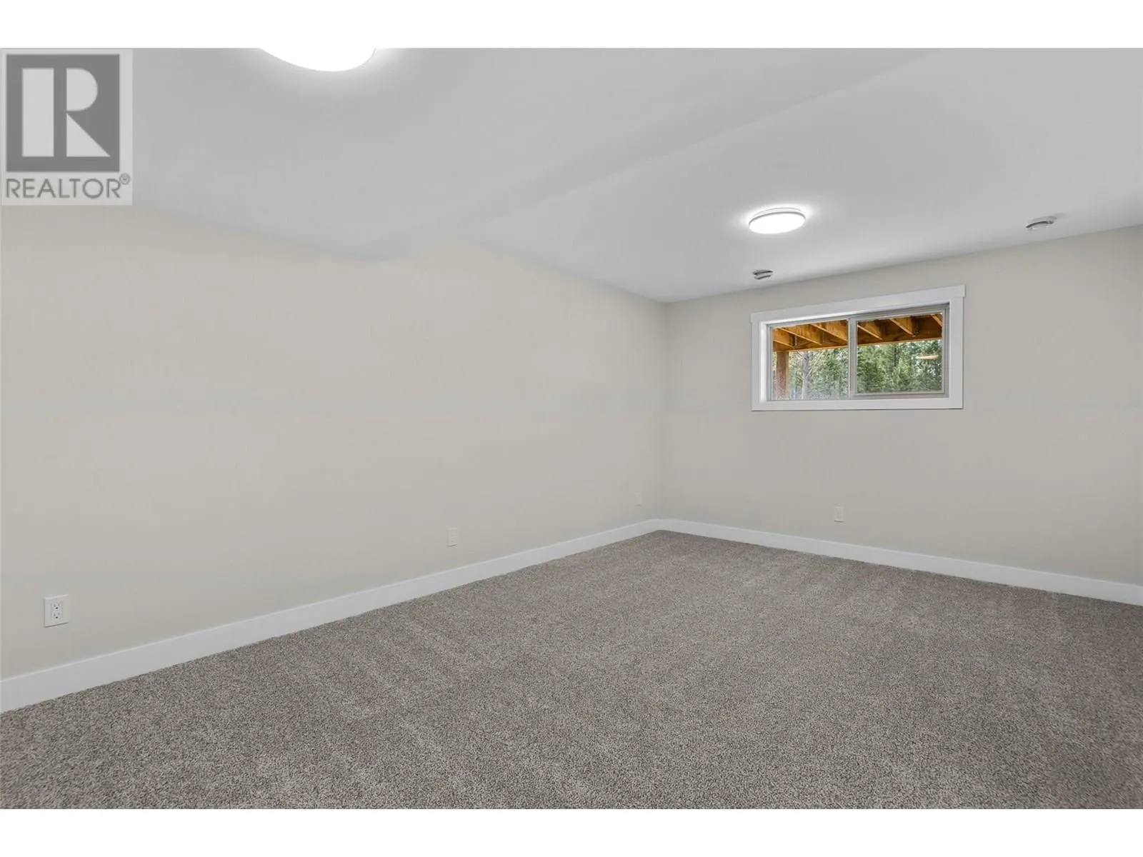 1144 Swansea Crescent