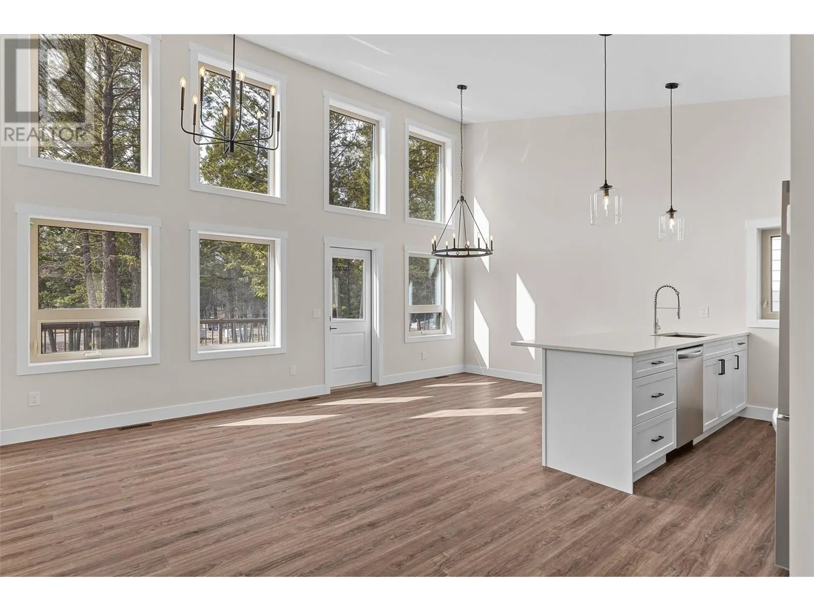 1144 Swansea Crescent