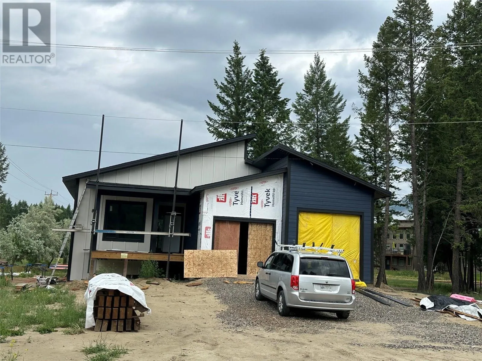 1144 Swansea Crescent