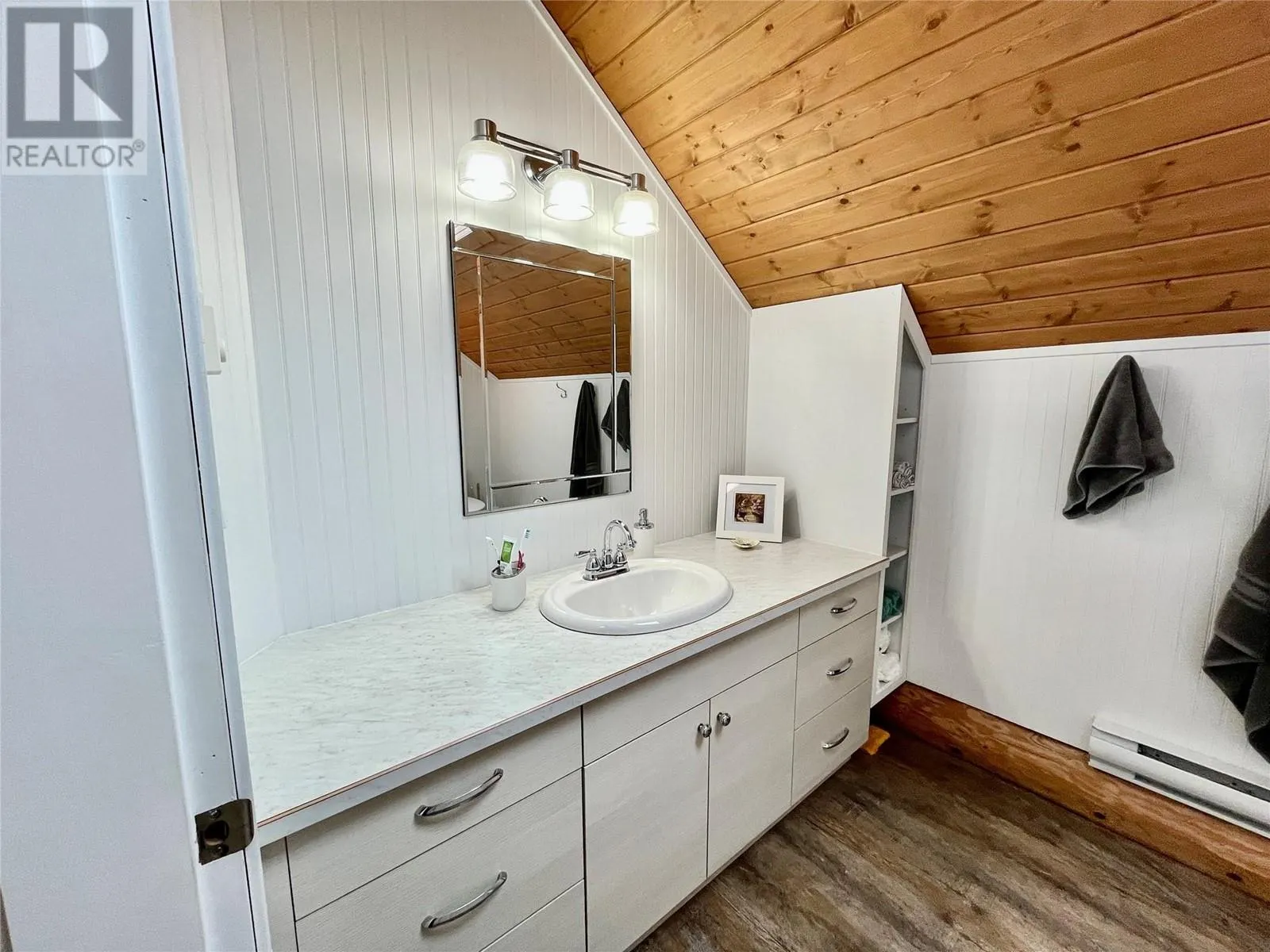 2030 Solsqua - Sicamous Road