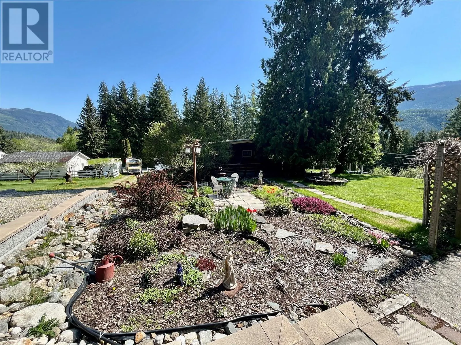 2030 Solsqua - Sicamous Road