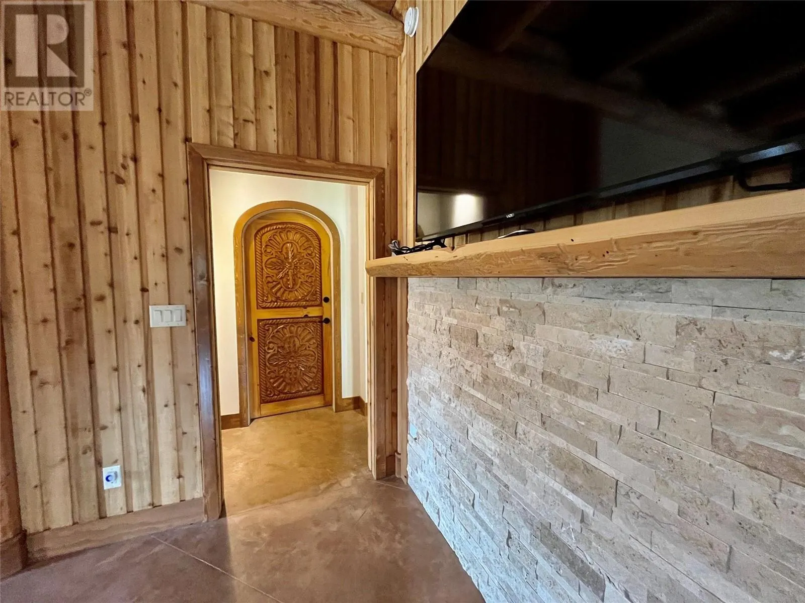 2030 Solsqua - Sicamous Road