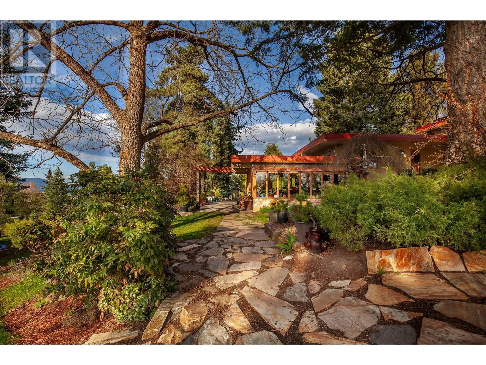239 Stepping Stones Crescent