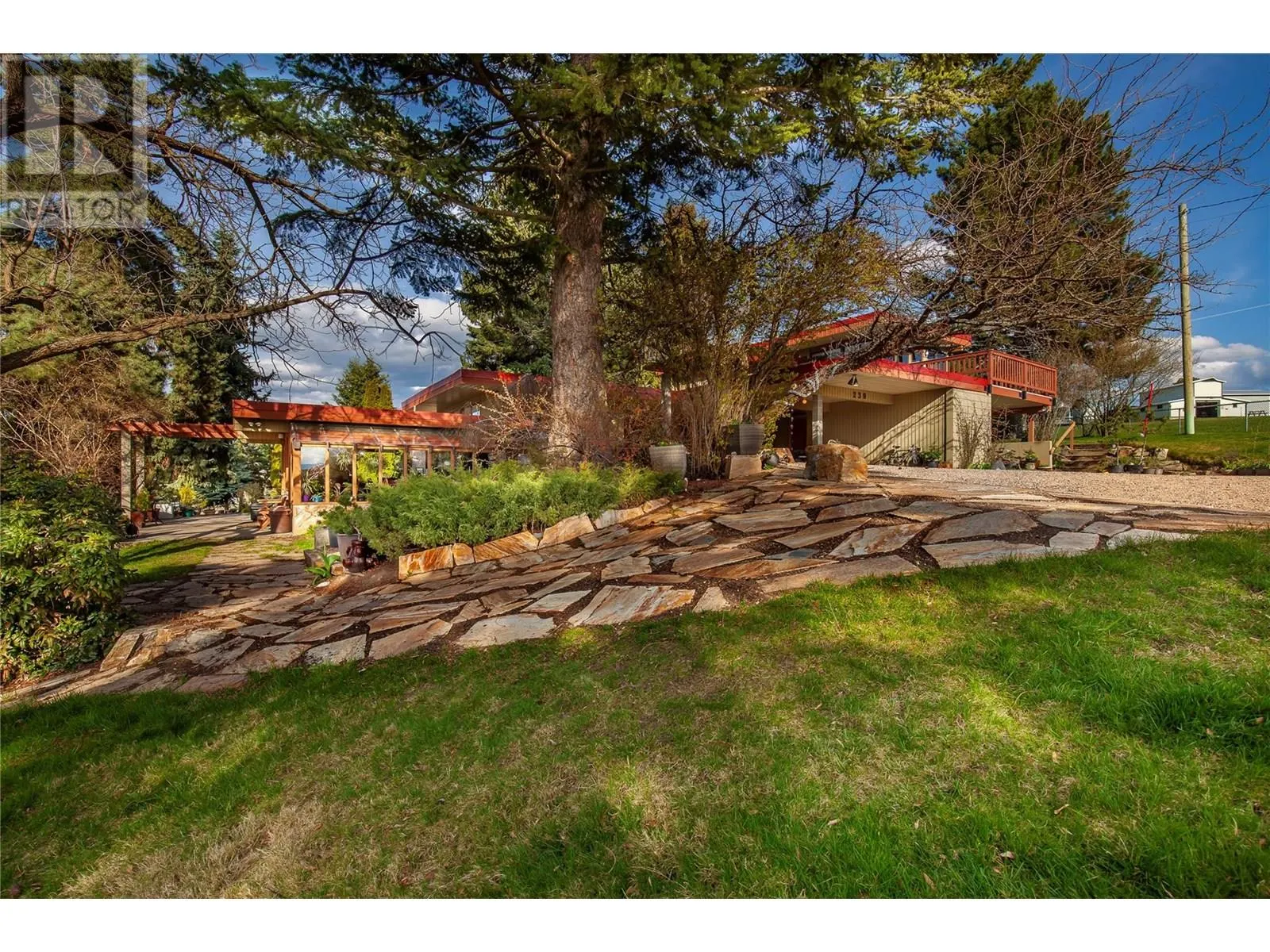 239 Stepping Stones Crescent