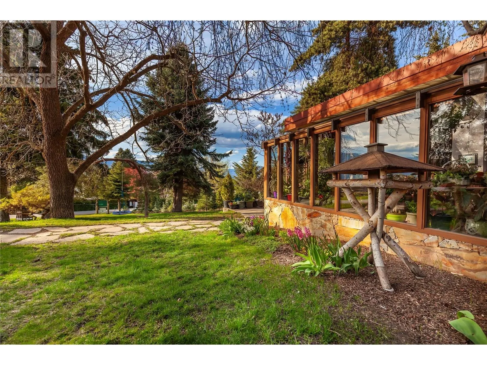 239 Stepping Stones Crescent