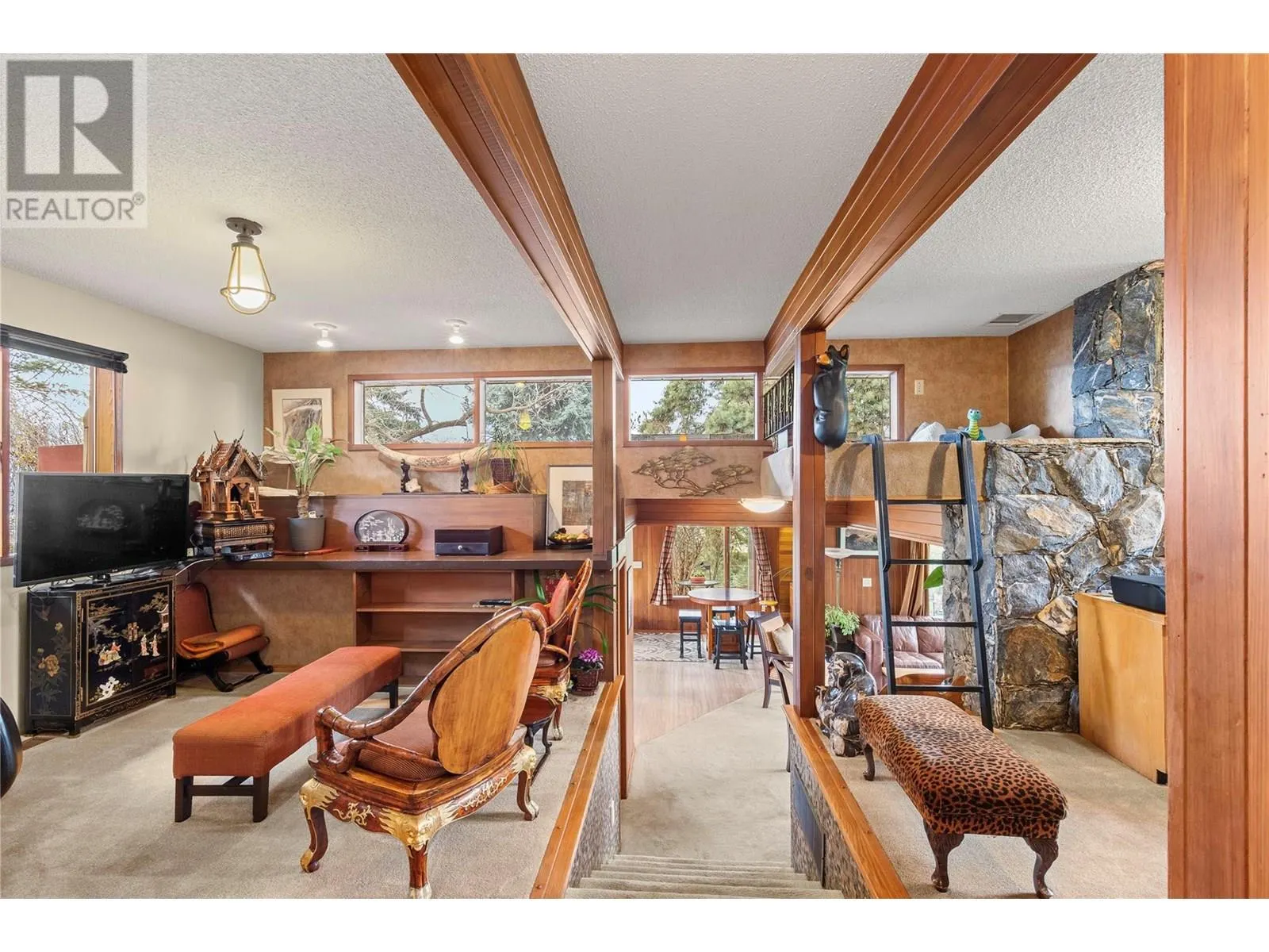 239 Stepping Stones Crescent
