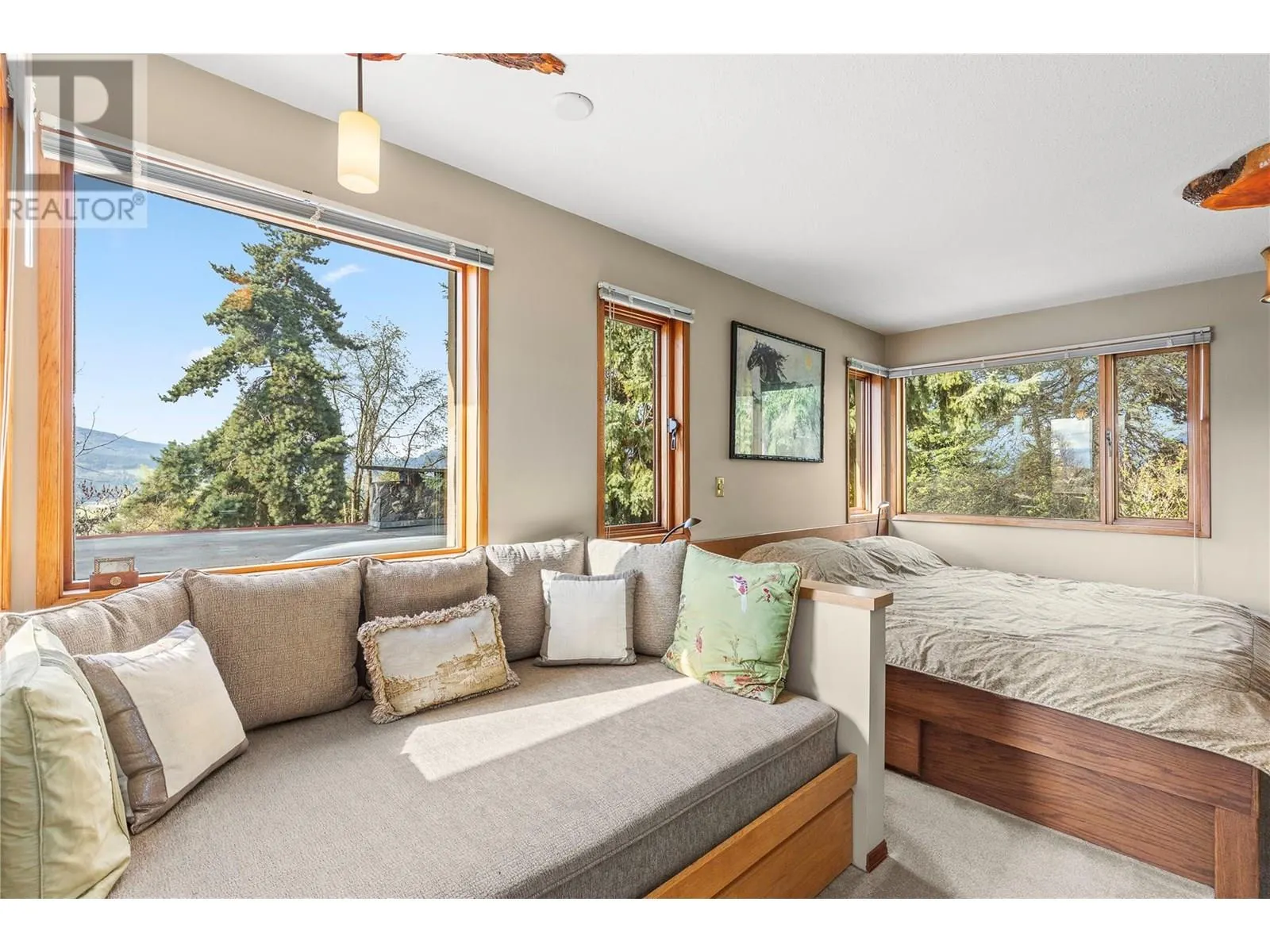 239 Stepping Stones Crescent