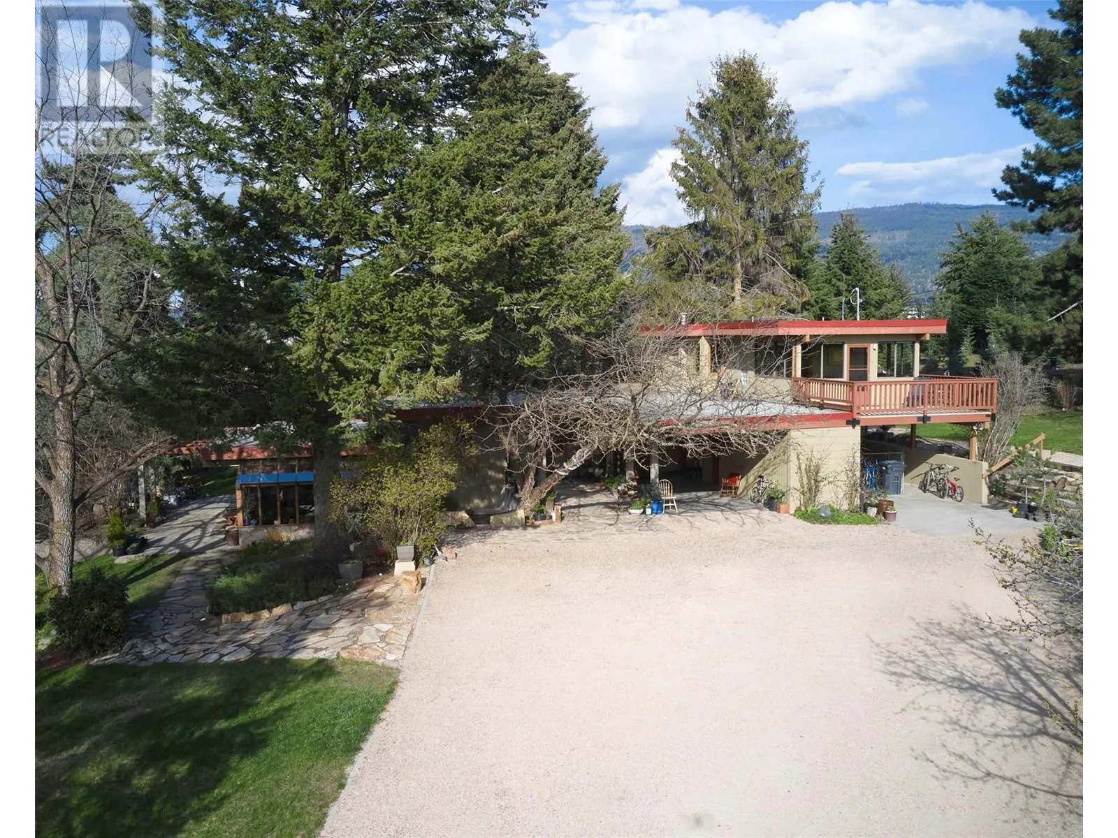 239 Stepping Stones Crescent