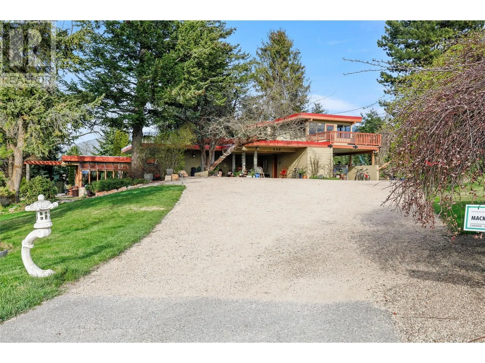 239 Stepping Stones Crescent