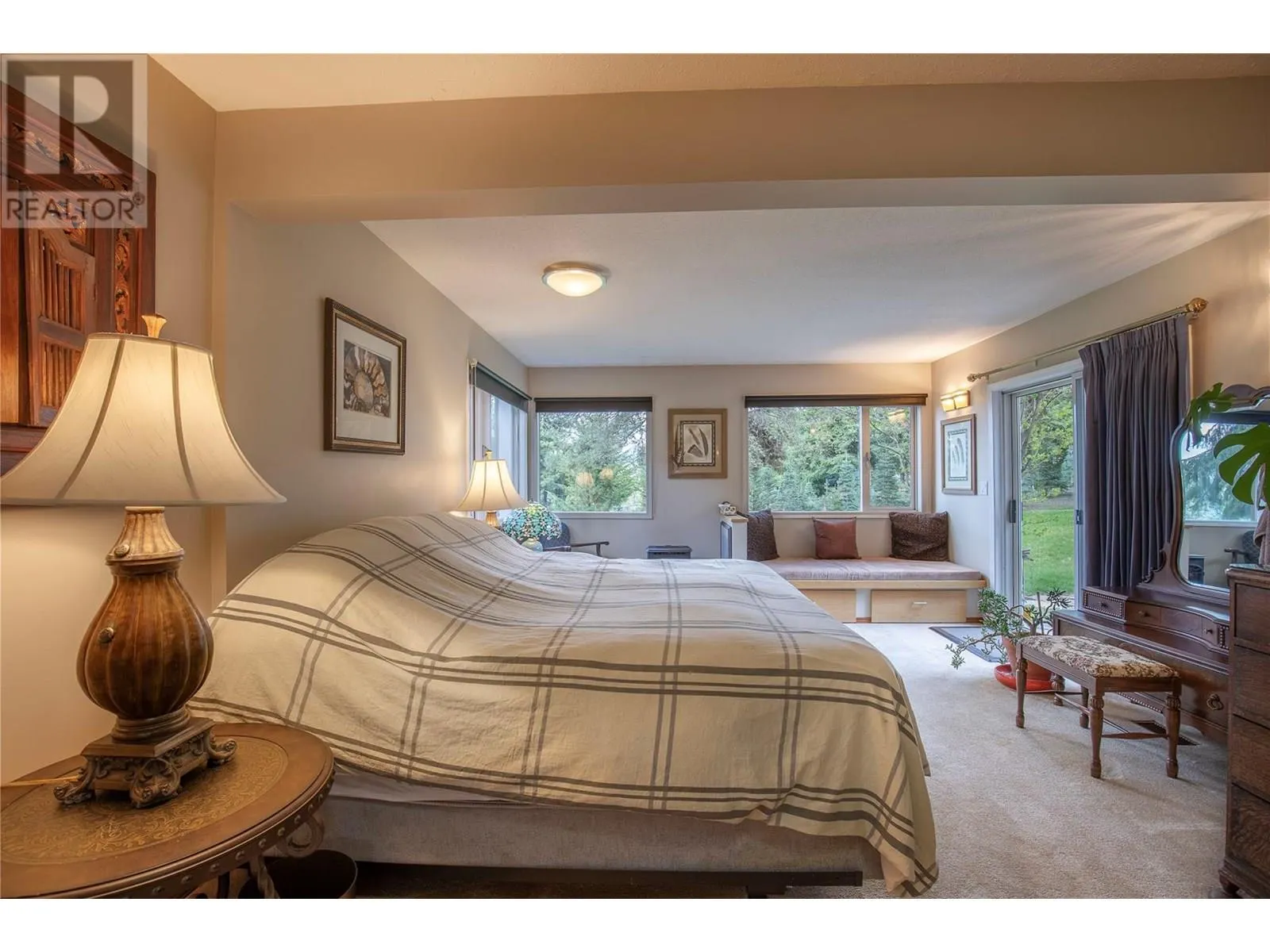 239 Stepping Stones Crescent