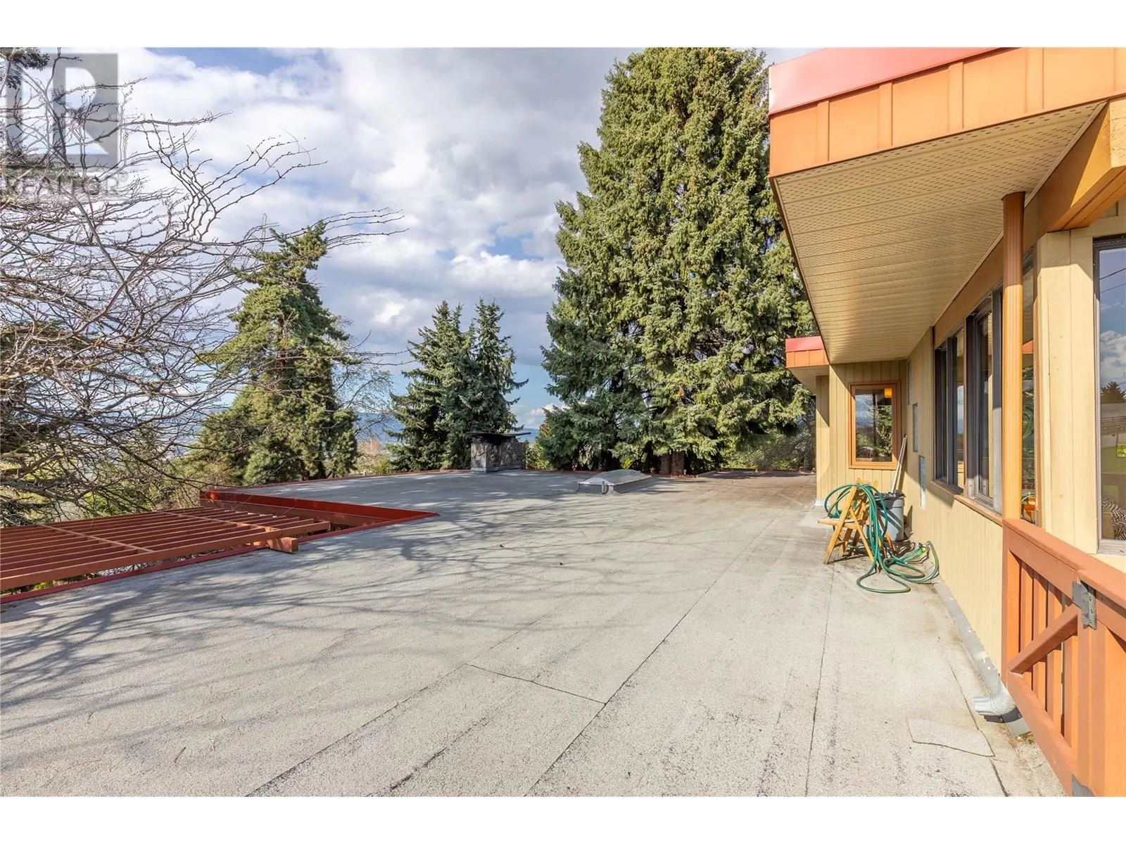 239 Stepping Stones Crescent