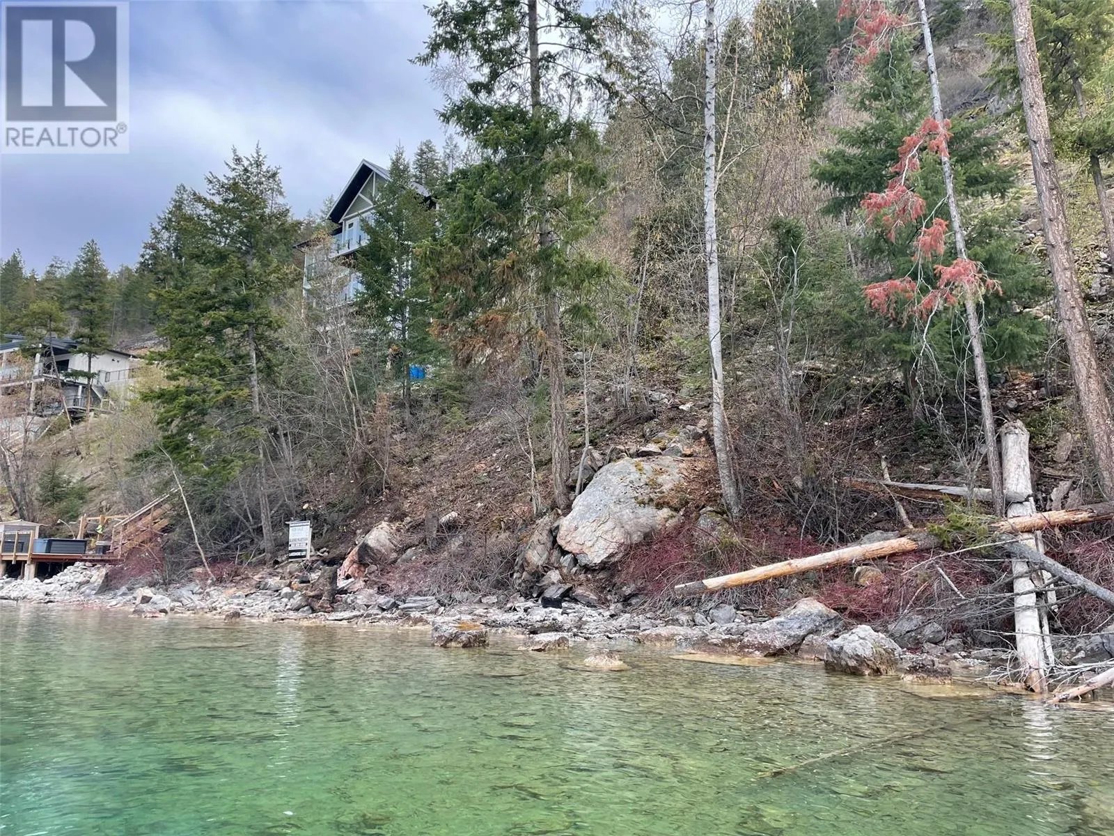 5649 Cosens Bay Road Unit# 8