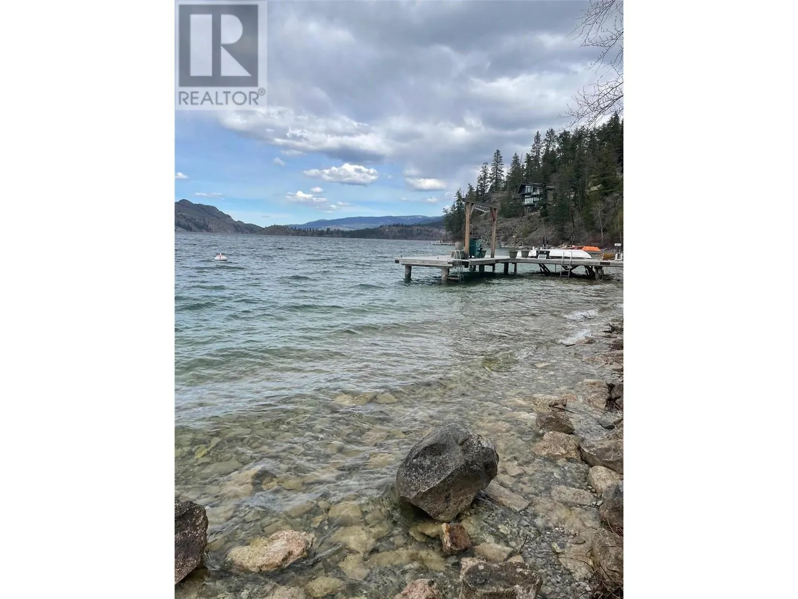 5649 Cosens Bay Road Unit# 8