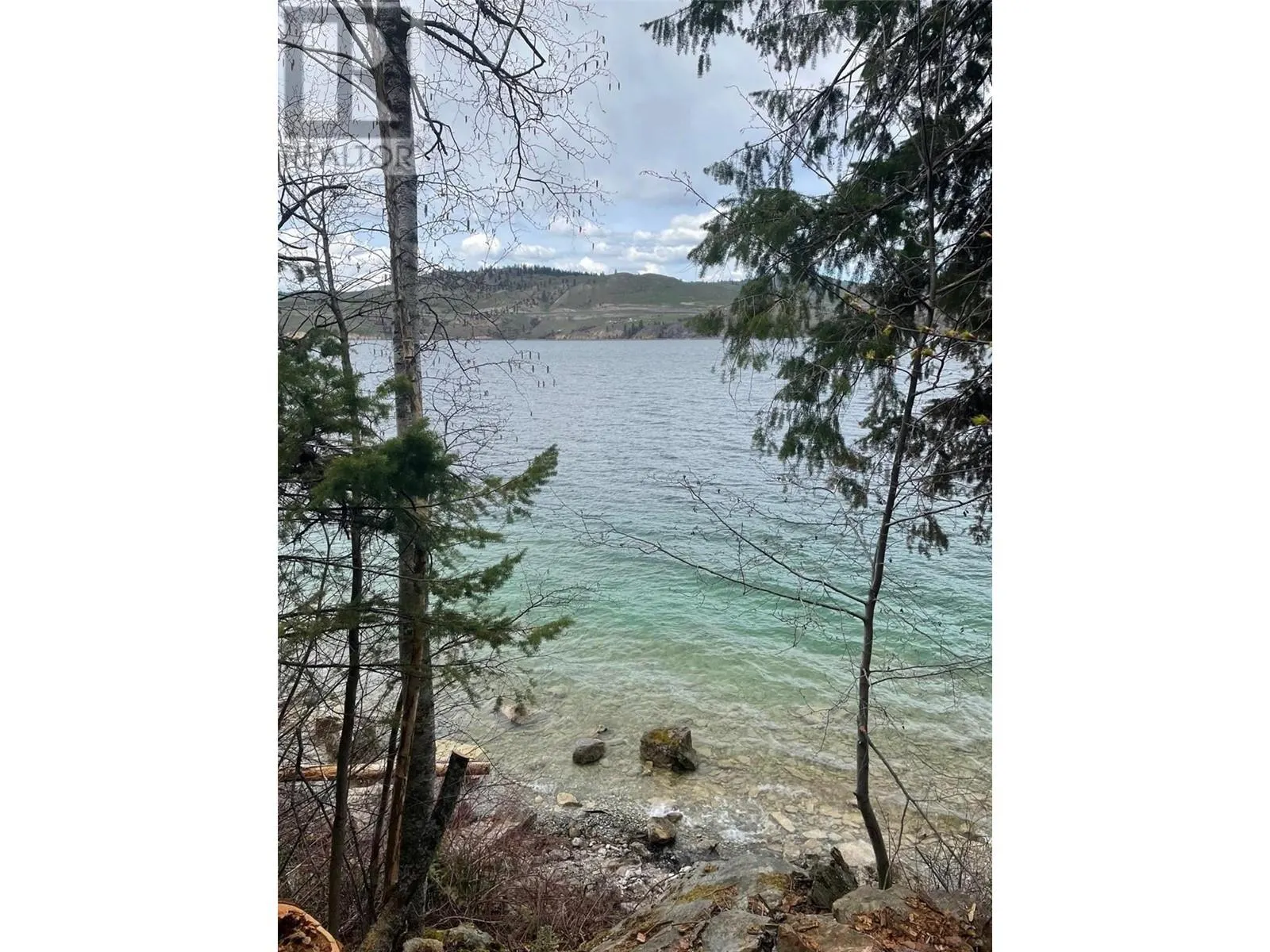 5649 Cosens Bay Road Unit# 8