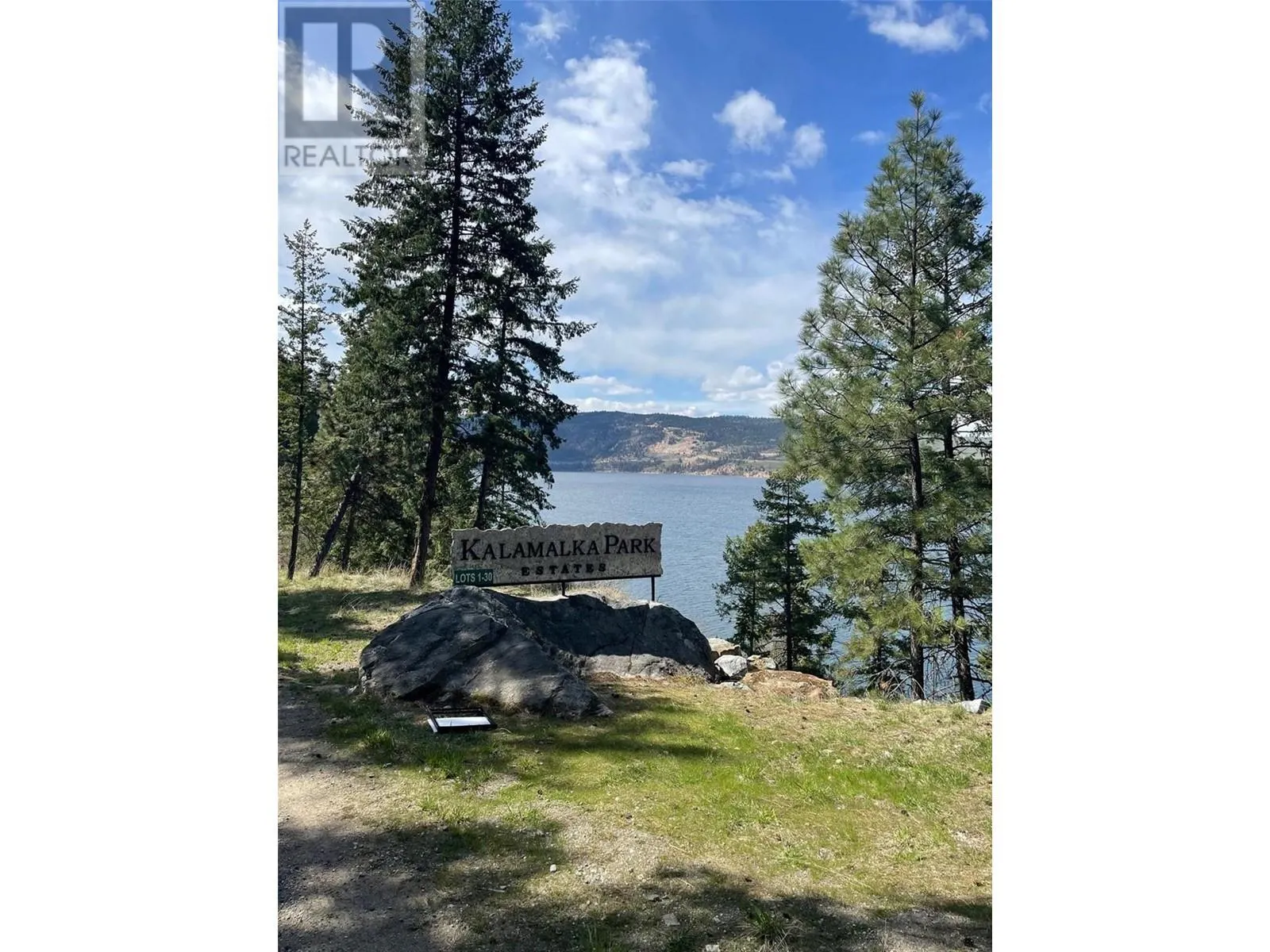 5649 Cosens Bay Road Unit# 8