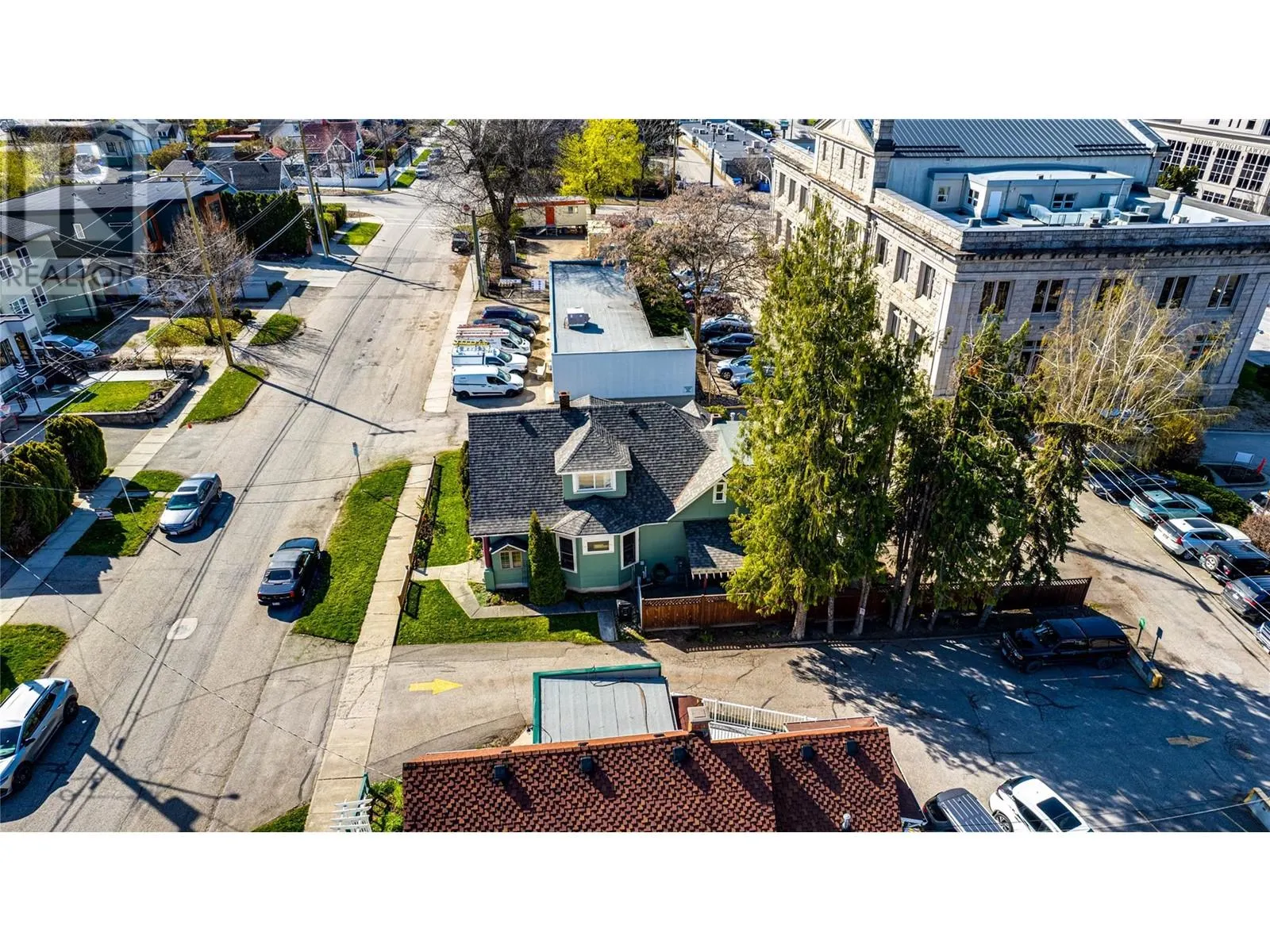 3008 26 Street