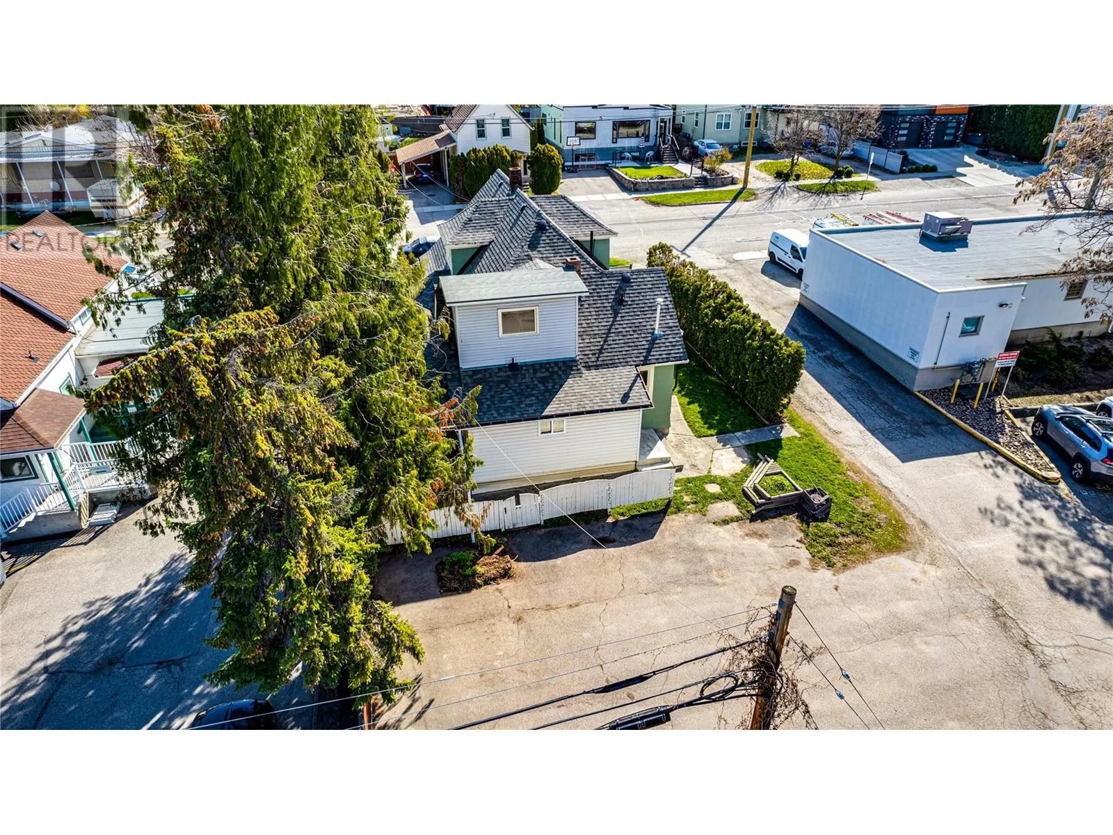 3008 26 Street