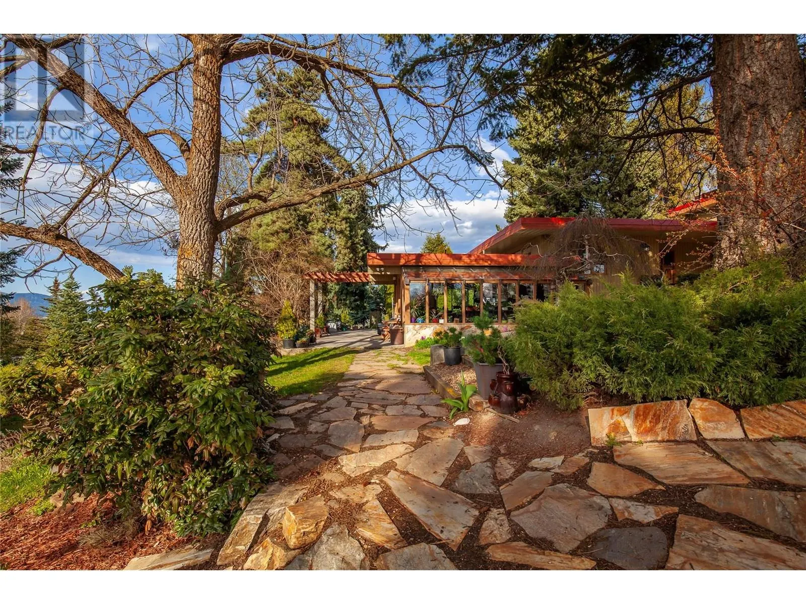 239 Stepping Stones Crescent
