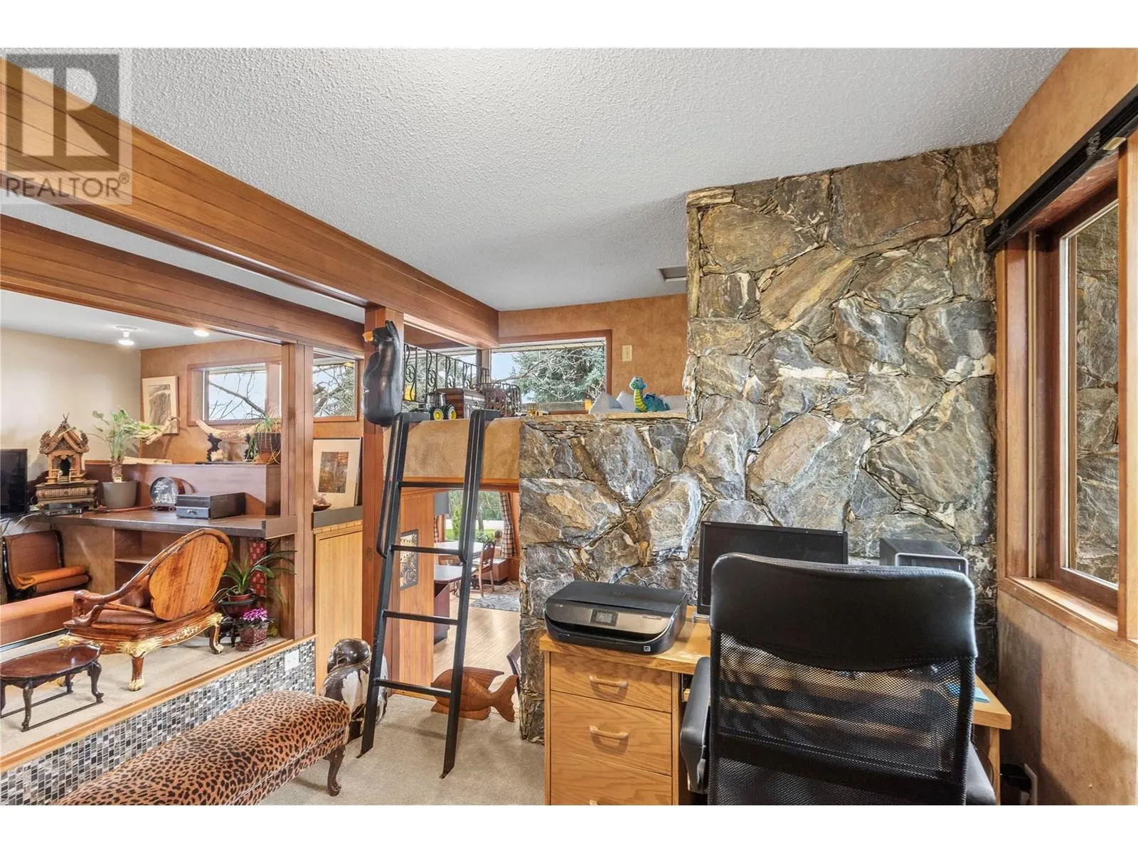 239 Stepping Stones Crescent