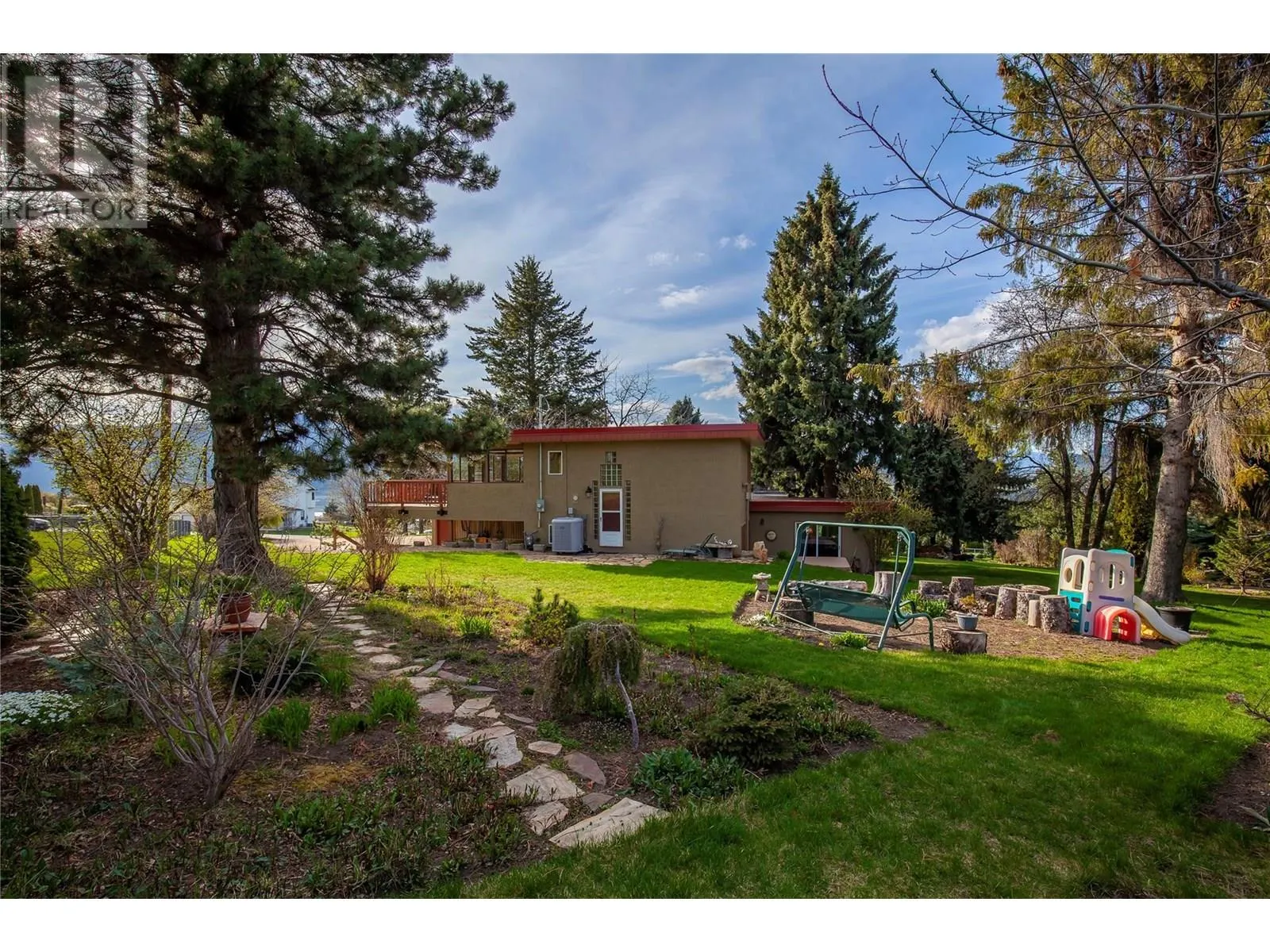 239 Stepping Stones Crescent